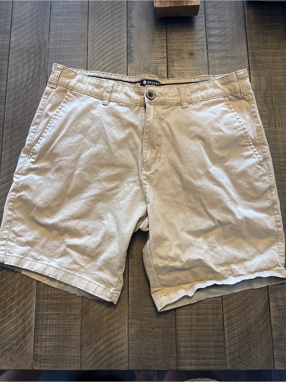 Sperry Men's Light Beige Flat Front Chino Shorts